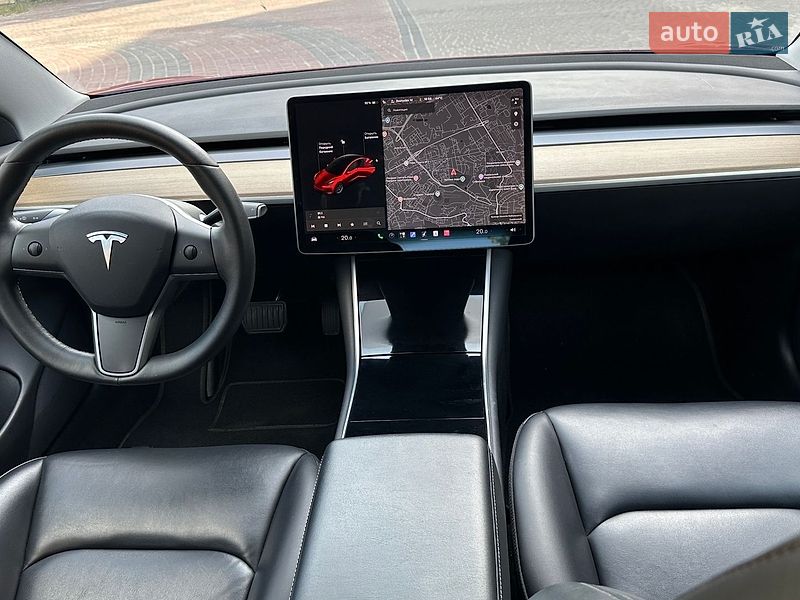 Седан Tesla Model 3 2019 в Львові