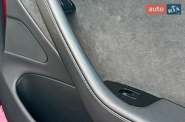 Седан Tesla Model 3 2019 в Львові