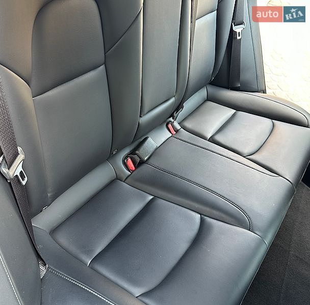 Седан Tesla Model 3 2019 в Львові