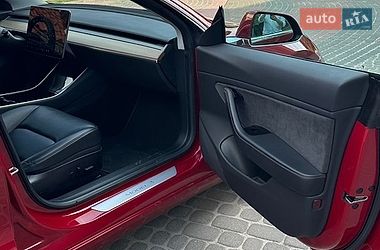 Седан Tesla Model 3 2019 в Львові