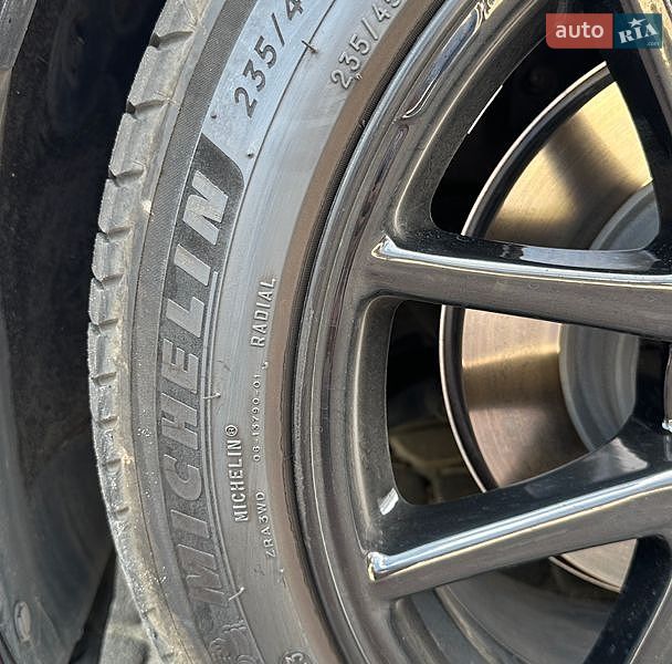 Седан Tesla Model 3 2019 в Львові