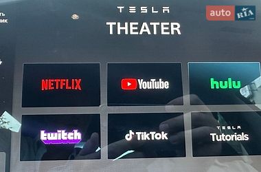 Седан Tesla Model 3 2019 в Львові