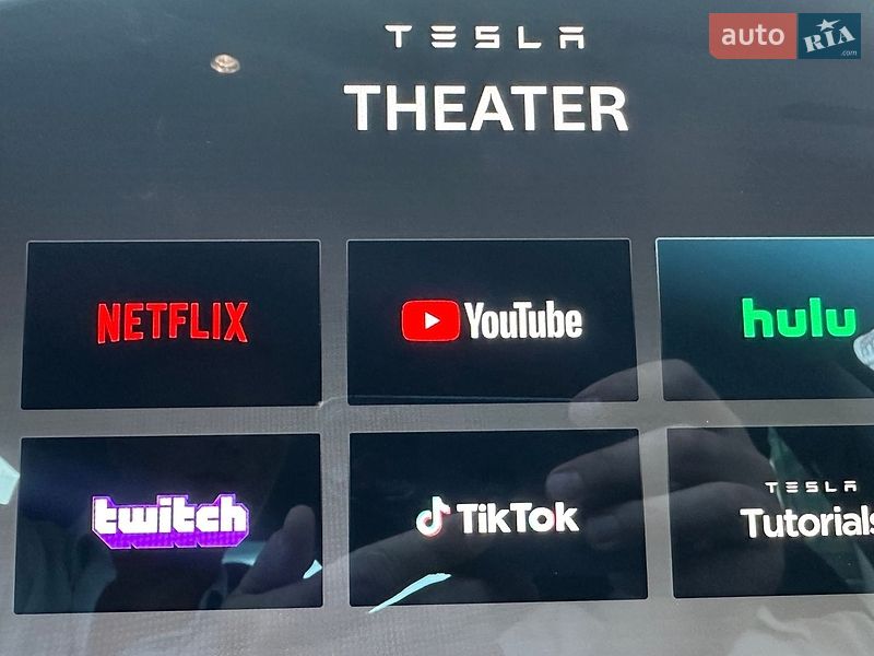Седан Tesla Model 3 2019 в Львові