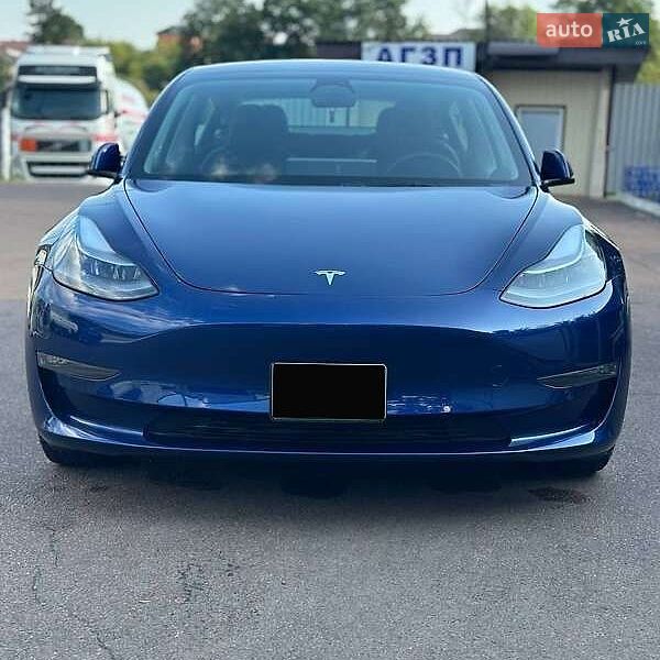 Tesla Model 3 2022