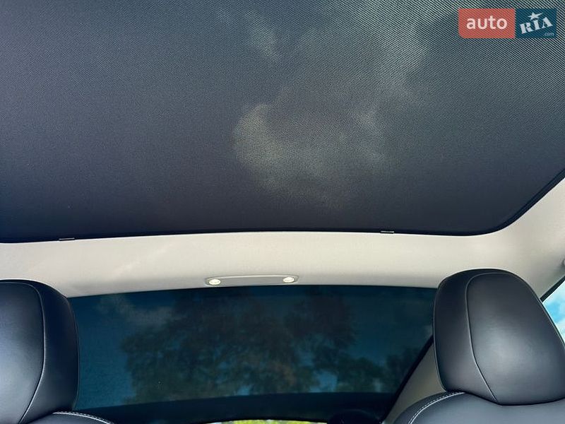 Седан Tesla Model 3 2021 в Дніпрі