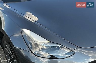 Седан Tesla Model 3 2021 в Дніпрі