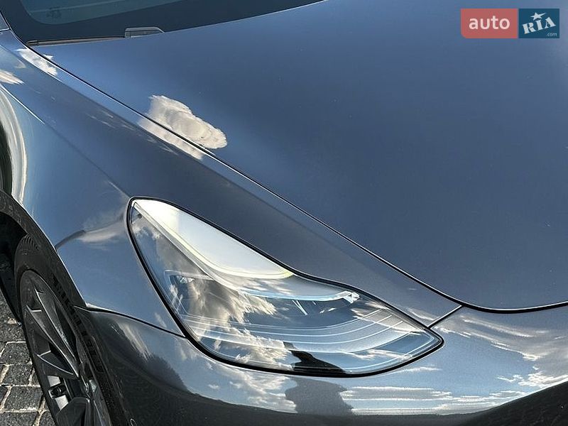 Седан Tesla Model 3 2021 в Дніпрі