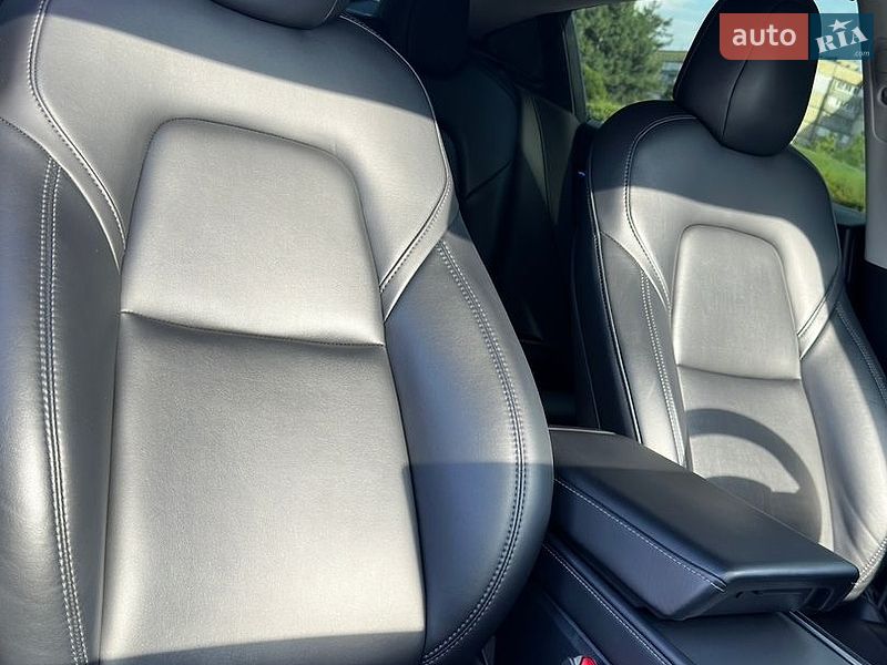 Седан Tesla Model 3 2021 в Дніпрі