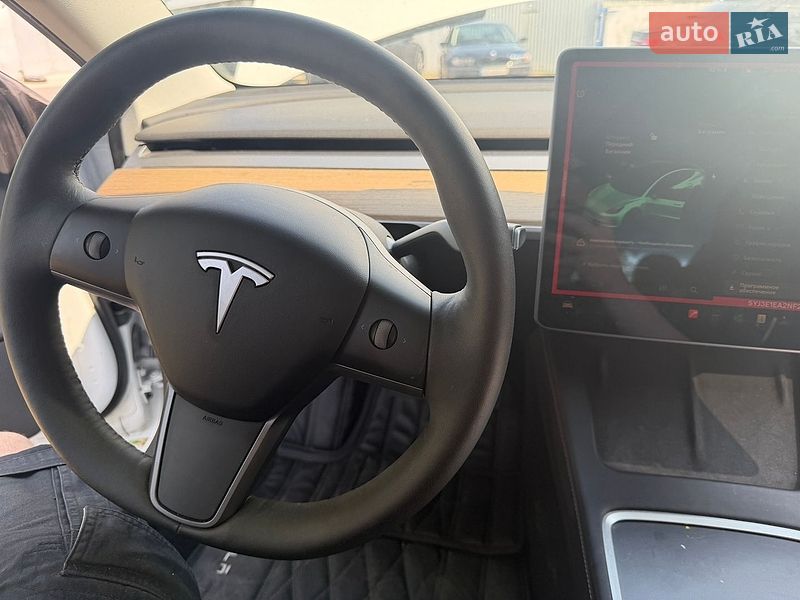 Седан Tesla Model 3 2023 в Коломиї