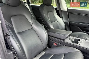 Седан Tesla Model 3 2021 в Луцке