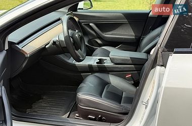 Седан Tesla Model 3 2021 в Луцке