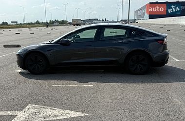 Седан Tesla Model 3 2024 в Львові
