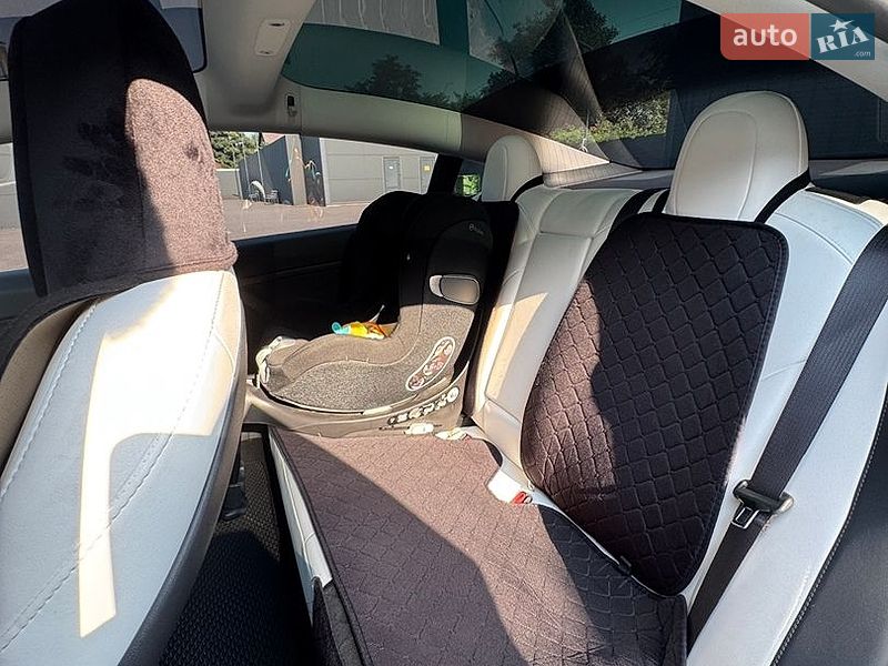 Седан Tesla Model 3 2021 в Каменском