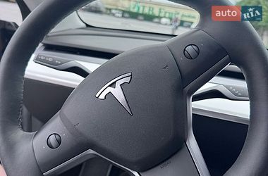 Седан Tesla Model 3 2021 в Городке