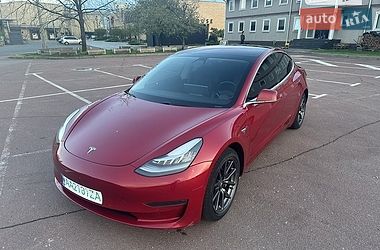 Седан Tesla Model 3 2018 в Львове