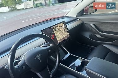 Седан Tesla Model 3 2018 в Львове