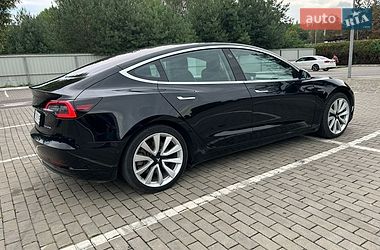 Седан Tesla Model 3 2019 в Киеве