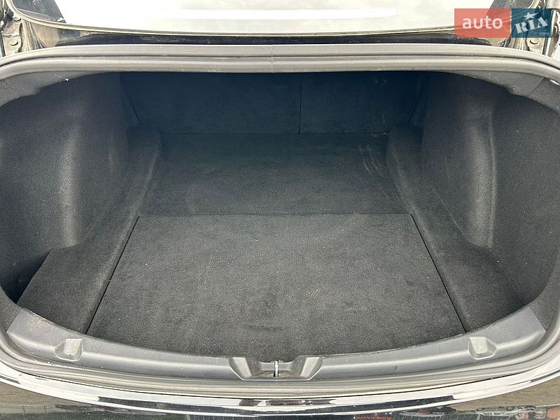 Седан Tesla Model 3 2019 в Киеве