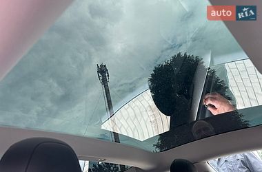 Седан Tesla Model 3 2019 в Киеве