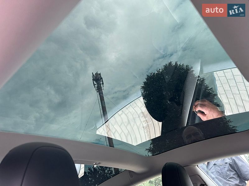 Седан Tesla Model 3 2019 в Киеве