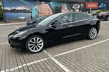Седан Tesla Model 3 2019 в Киеве