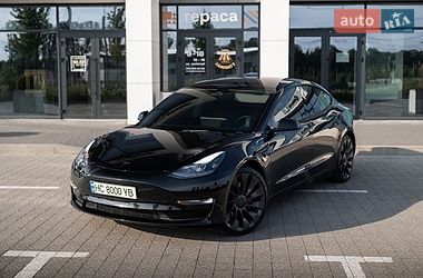 Седан Tesla Model 3 2023 в Львове