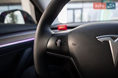 Седан Tesla Model 3 2023 в Львові