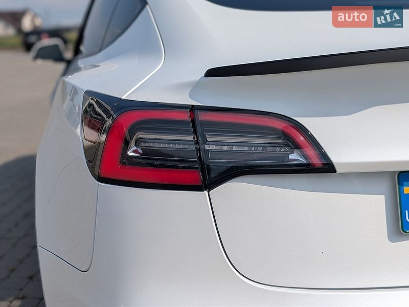 Седан Tesla Model 3 2021 в Ивано-Франковске
