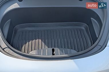 Седан Tesla Model 3 2021 в Ивано-Франковске