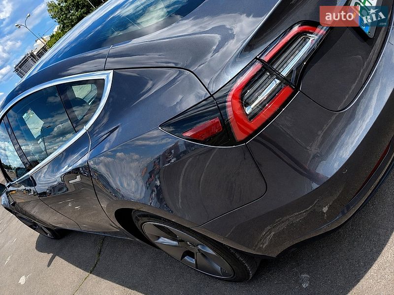 Седан Tesla Model 3 2019 в Одессе
