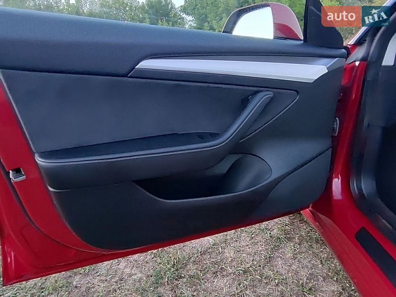 Седан Tesla Model 3 2022 в Полтаві