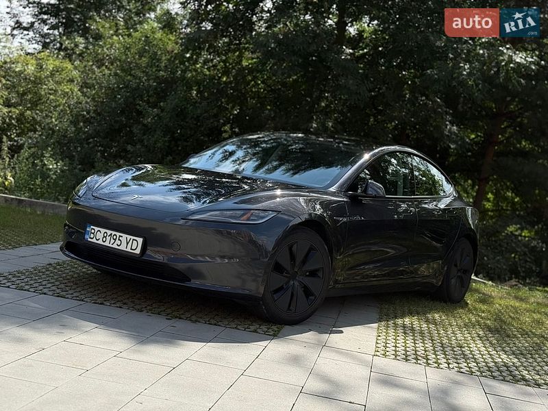 Tesla Model 3 2025