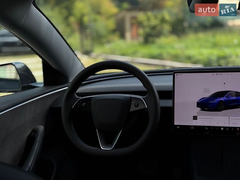 Седан Tesla Model 3 2025 в Самборе