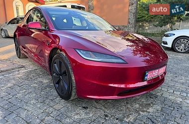 Седан Tesla Model 3 2025 в Львове