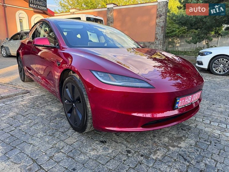 Седан Tesla Model 3 2025 в Львове