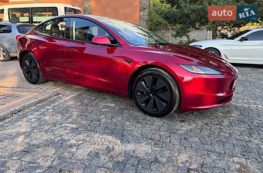 Седан Tesla Model 3 2025 в Львове