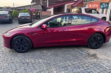 Седан Tesla Model 3 2025 в Львове