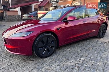 Седан Tesla Model 3 2025 в Львове