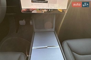 Седан Tesla Model 3 2025 в Львове