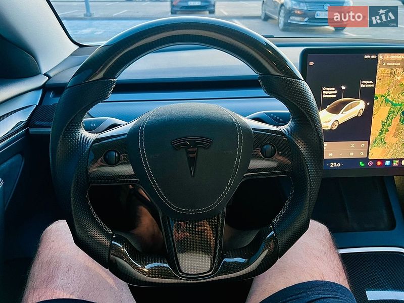 Седан Tesla Model 3 2021 в Киеве