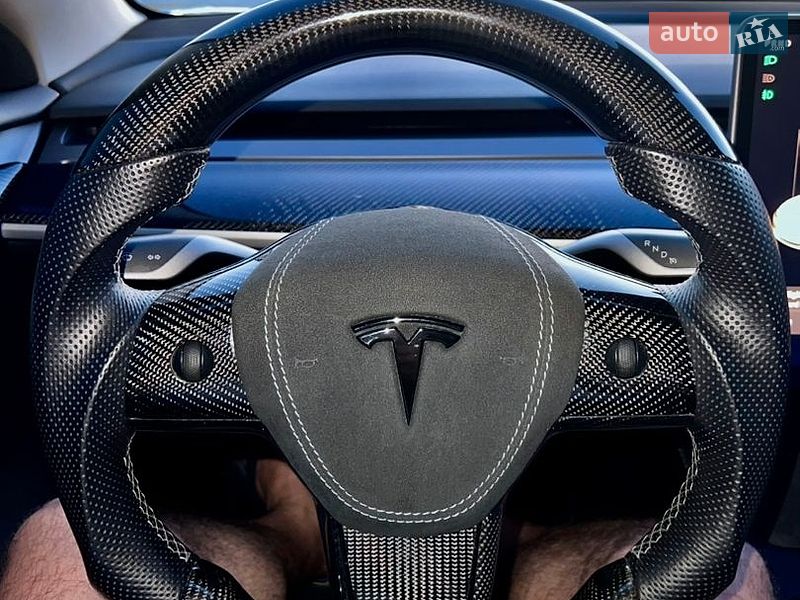 Седан Tesla Model 3 2021 в Киеве