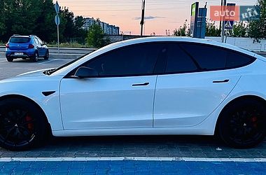 Седан Tesla Model 3 2021 в Киеве