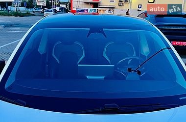Седан Tesla Model 3 2021 в Киеве