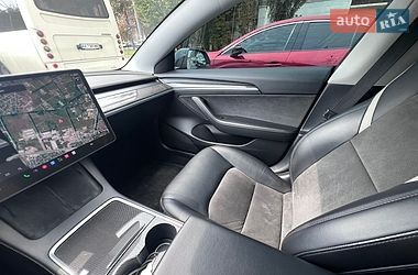 Седан Tesla Model 3 2021 в Киеве