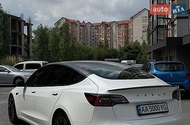 Седан Tesla Model 3 2021 в Киеве