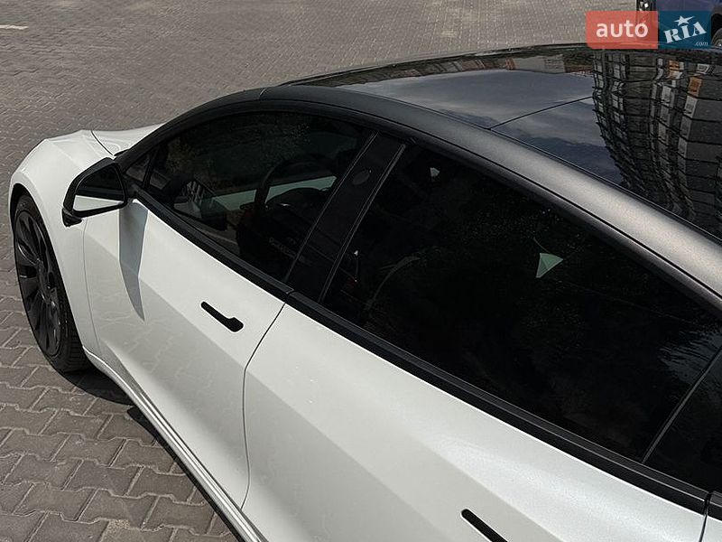 Седан Tesla Model 3 2021 в Киеве