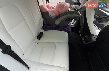 Седан Tesla Model 3 2021 в Киеве