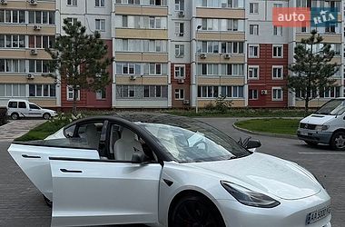 Седан Tesla Model 3 2021 в Киеве