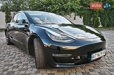 Седан Tesla Model 3 2020 в Ивано-Франковске