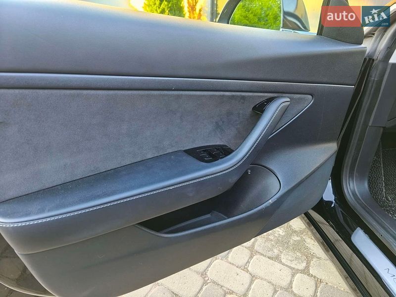 Седан Tesla Model 3 2020 в Ивано-Франковске